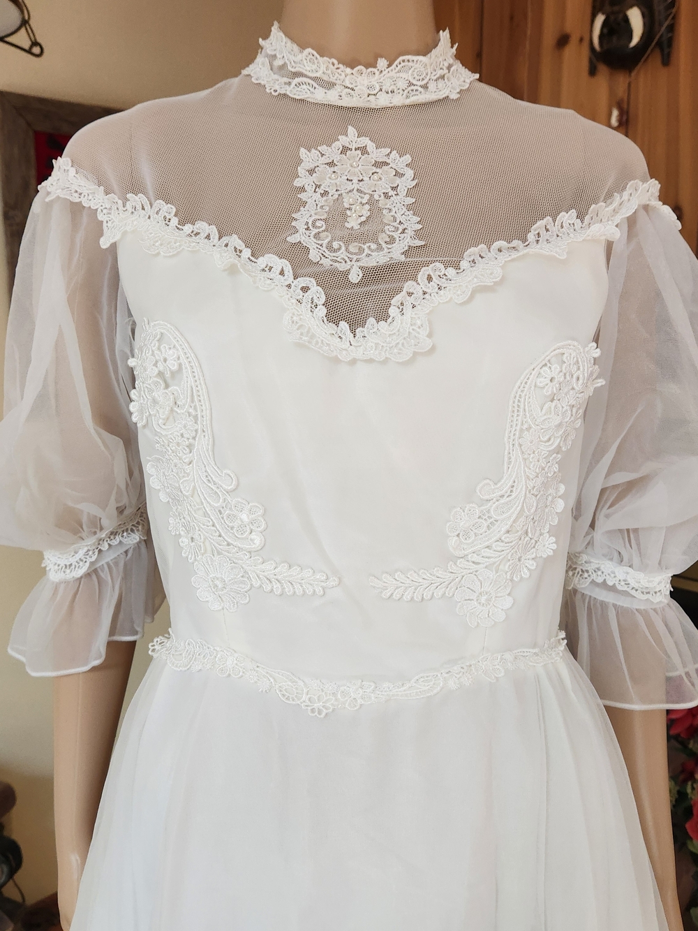 Vintage 70s Bridallure Pearl & Lace Victorian Wedding Gown Set - Picture 5 of 15
